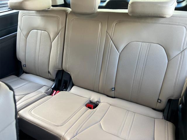 Photo of 2023 Dark Matter Metallic Ford Expedition