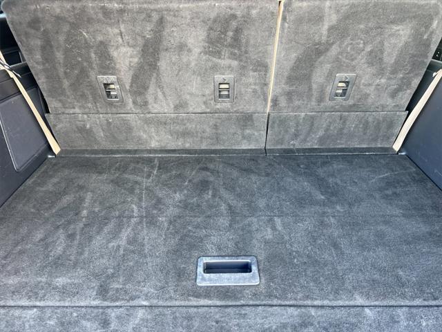 Photo of 2023 Dark Matter Metallic Ford Expedition