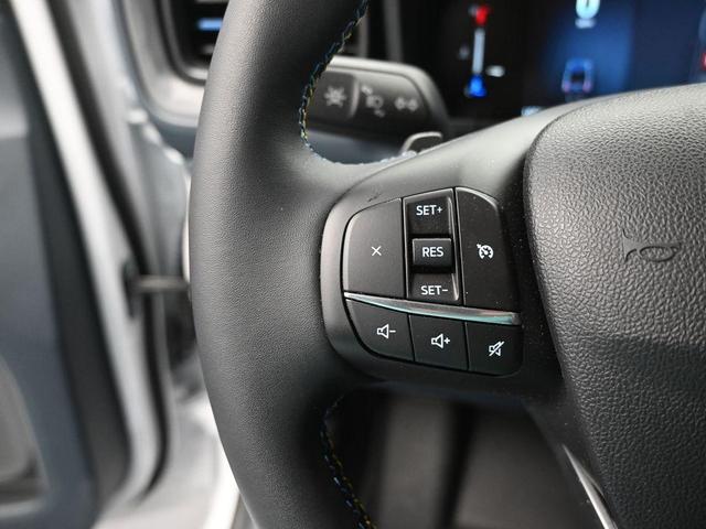 Photo of 2025 Oxford White Ford Maverick