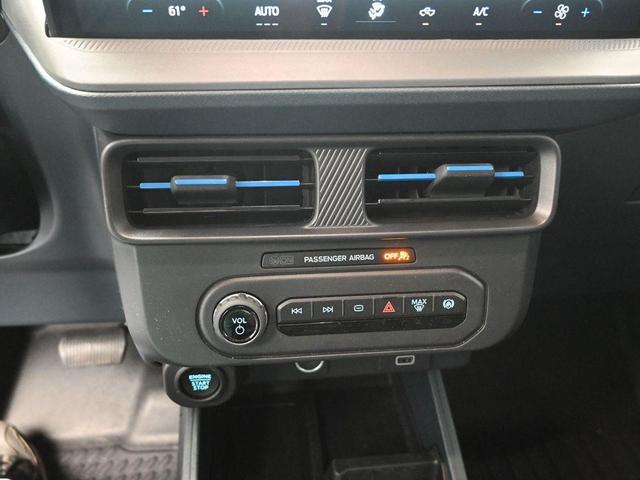 Photo of 2025 Oxford White Ford Maverick