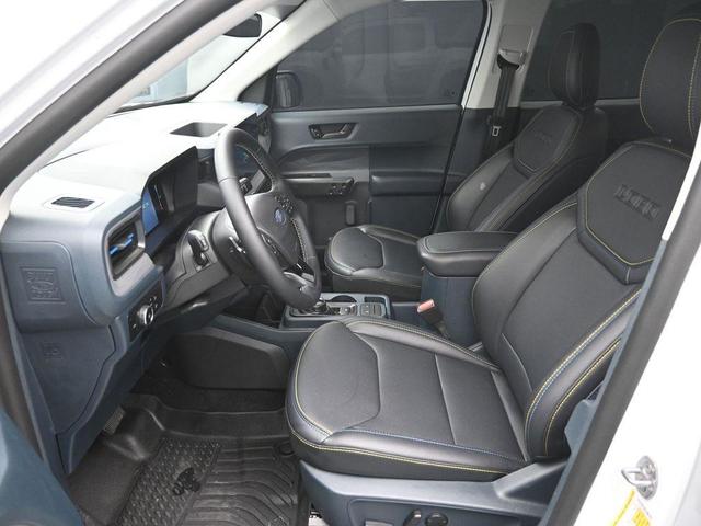 Photo of 2025 Oxford White Ford Maverick