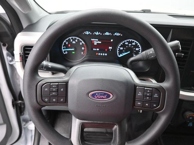 Photo of 2025 Oxford White Ford F-250