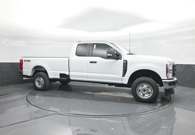 Photo of 2025 Oxford White Ford F-250