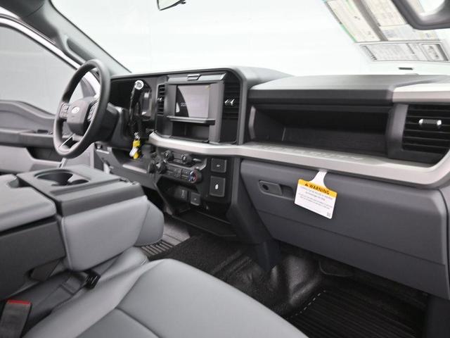Photo of 2025 Oxford White Ford F-250