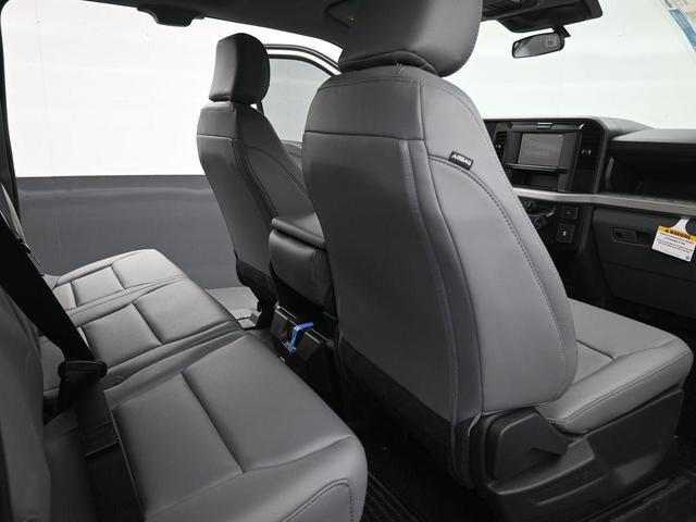 Photo of 2025 Oxford White Ford F-250
