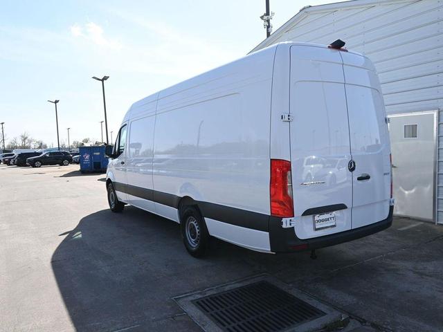 Photo of 2025 White Mercedes-Benz Sprinter 2500