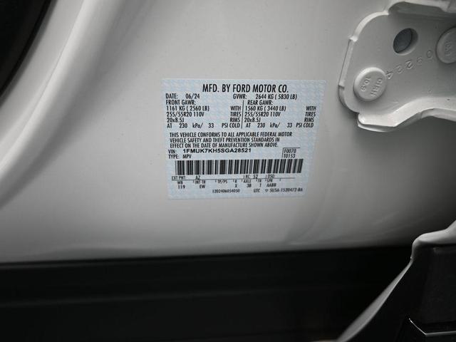 Photo of 2025 Star White Ford Explorer
