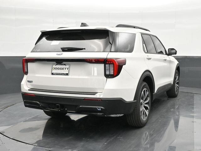 Photo of 2025 Star White Ford Explorer