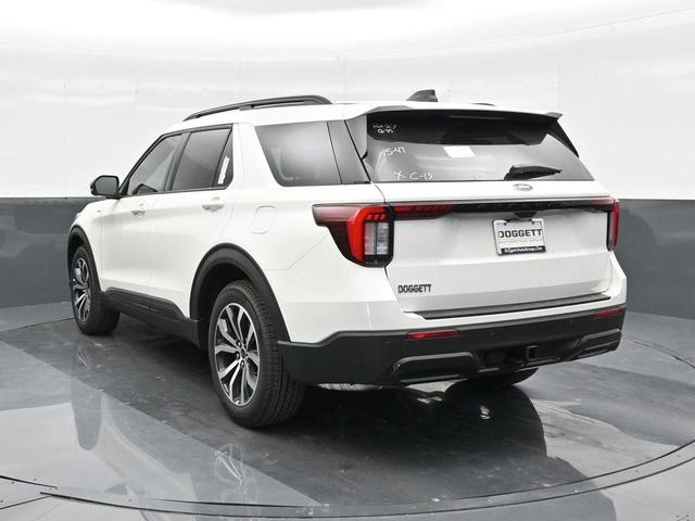 Photo of 2025 Star White Ford Explorer