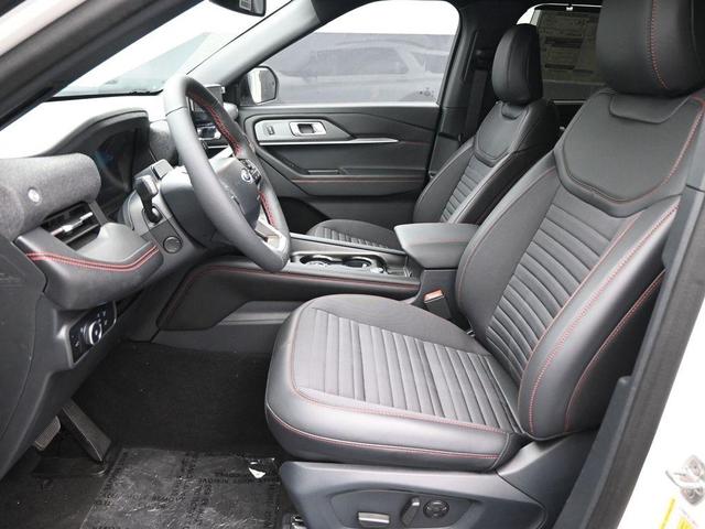 Photo of 2025 Star White Ford Explorer