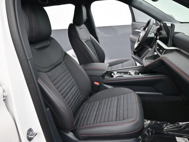 Photo of 2025 Star White Ford Explorer