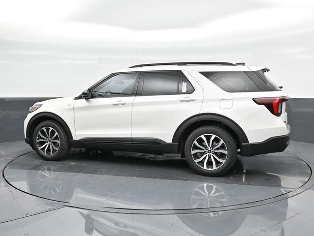 Photo of 2025 Star White Ford Explorer