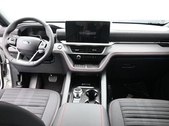 Photo of 2025 Star White Ford Explorer