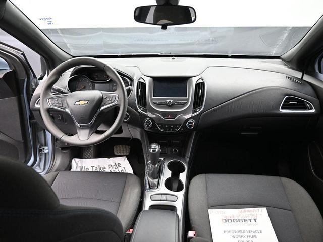Photo of 2017 Arctic Blue Metallic Chevrolet Cruze