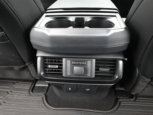 Photo of 2025 Oxford White Ford F-150