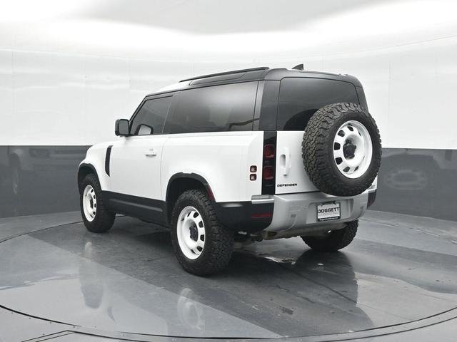 Photo of 2022 Fuji White Land Rover Defender