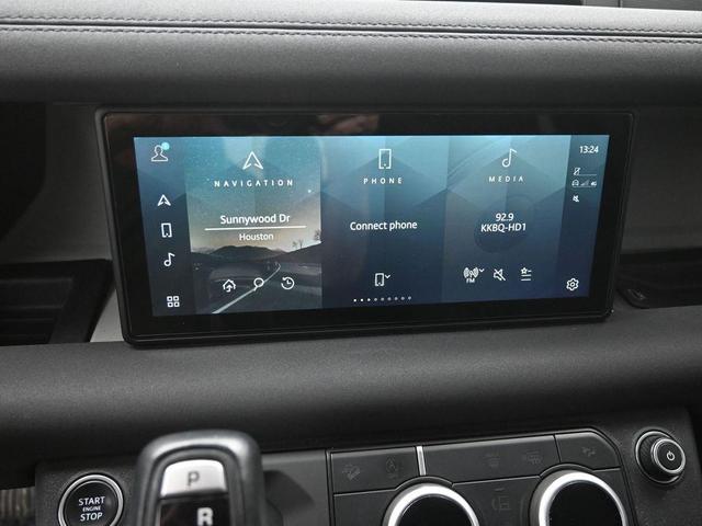 Photo of 2022 Fuji White Land Rover Defender