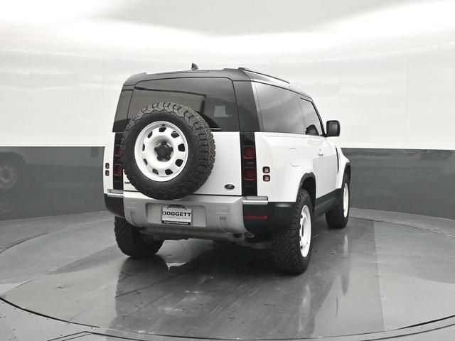 Photo of 2022 Fuji White Land Rover Defender