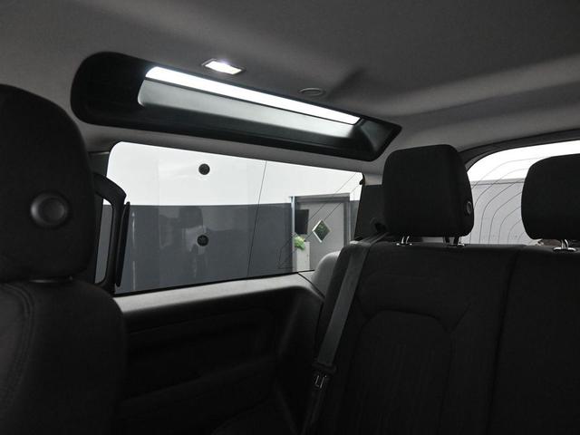 Photo of 2022 Fuji White Land Rover Defender