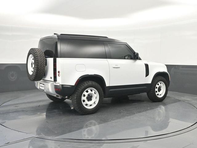 Photo of 2022 Fuji White Land Rover Defender