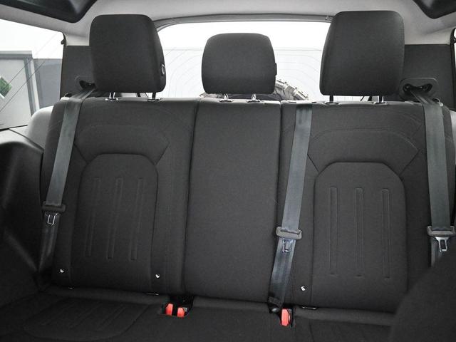Photo of 2022 Fuji White Land Rover Defender