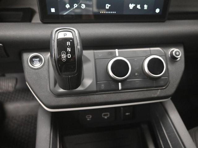 Photo of 2022 Fuji White Land Rover Defender