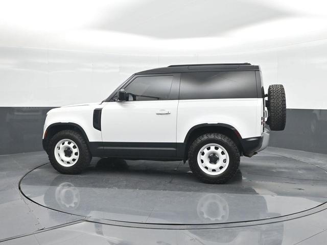 Photo of 2022 Fuji White Land Rover Defender