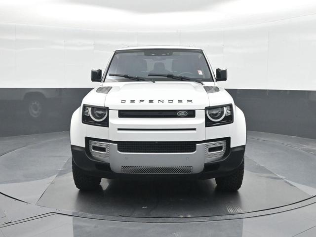 Photo of 2022 Fuji White Land Rover Defender