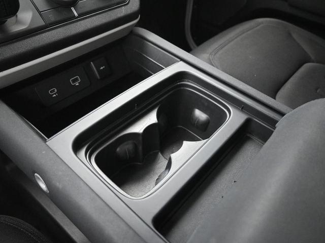 Photo of 2022 Fuji White Land Rover Defender