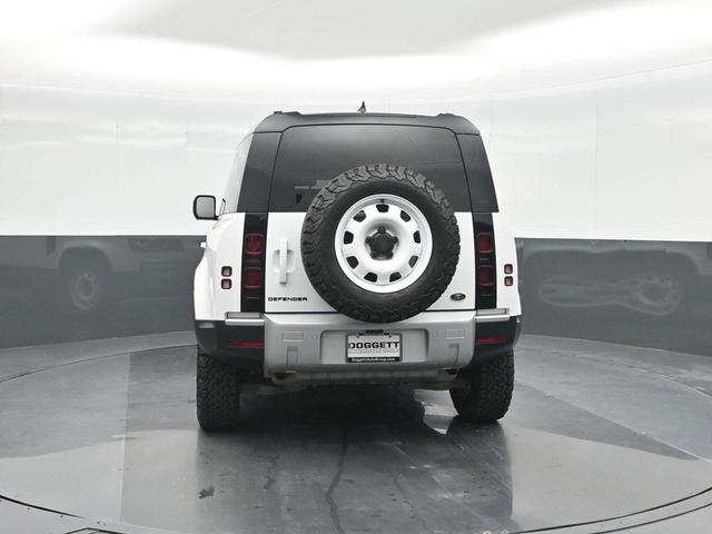 Photo of 2022 Fuji White Land Rover Defender
