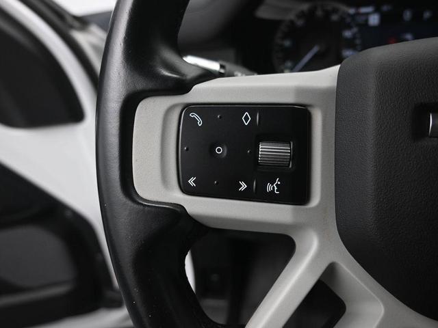 Photo of 2022 Fuji White Land Rover Defender