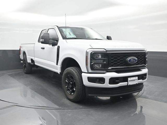 Photo of 2025 Oxford White Ford F-250