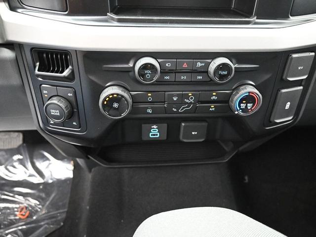 Photo of 2025 Oxford White Ford F-250