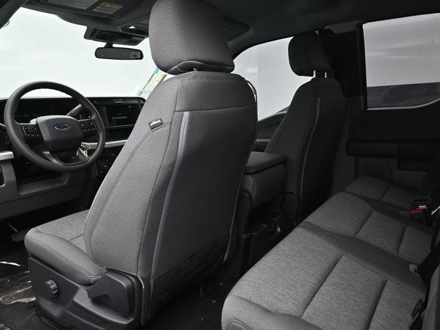 Photo of 2025 Oxford White Ford F-250