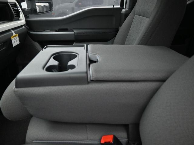 Photo of 2025 Oxford White Ford F-250