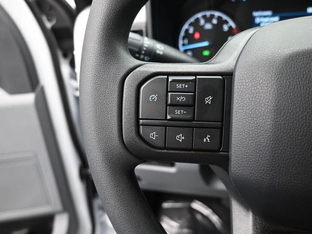 Photo of 2025 Oxford White Ford F-250