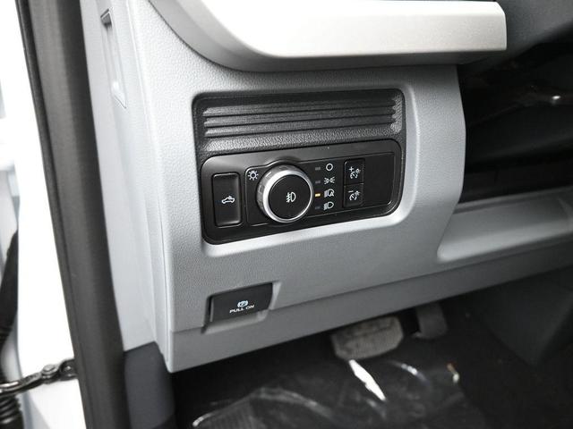 Photo of 2025 Oxford White Ford F-250