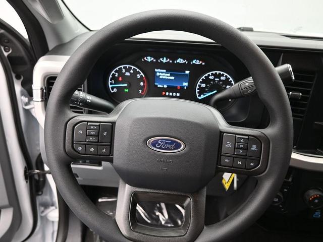 Photo of 2025 Oxford White Ford F-250