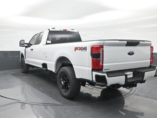 Photo of 2025 Oxford White Ford F-250