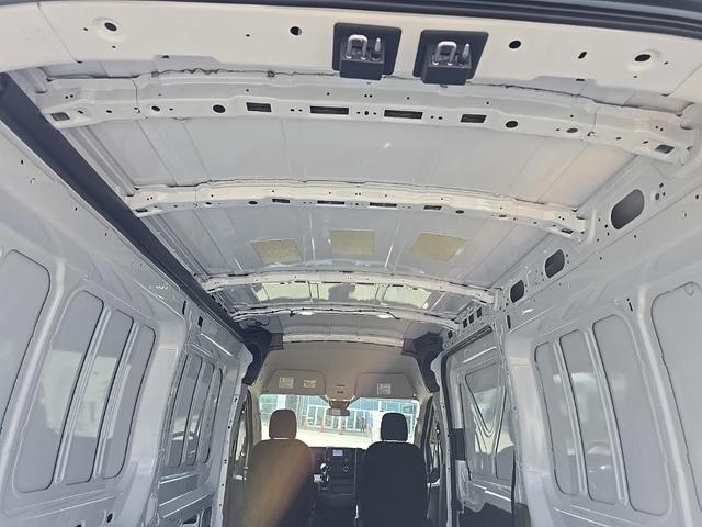 Photo of 2025 Oxford White Ford Transit-250