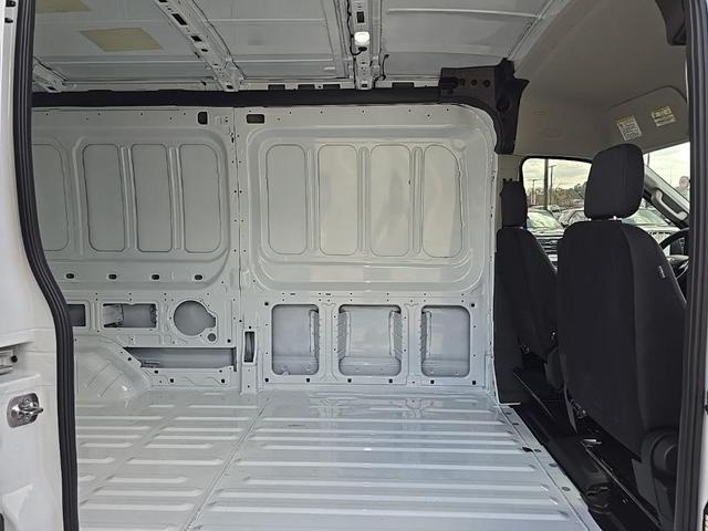 Photo of 2025 Oxford White Ford Transit-250