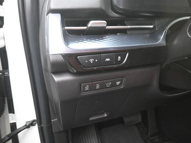 Photo of 2024 Snow White Pearl Kia Carnival