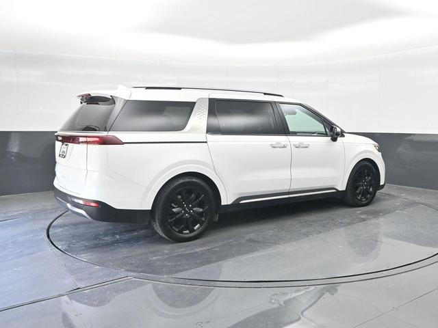 Photo of 2024 Snow White Pearl Kia Carnival