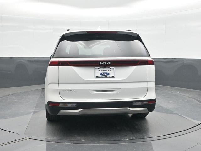 Photo of 2024 Snow White Pearl Kia Carnival