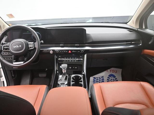 Photo of 2024 Snow White Pearl Kia Carnival