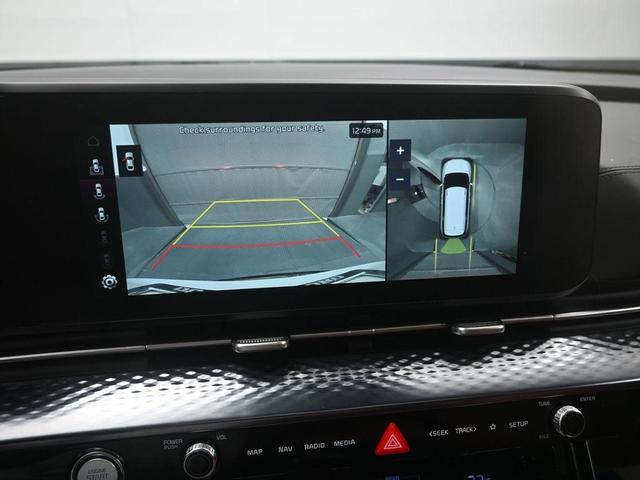 Photo of 2024 Snow White Pearl Kia Carnival