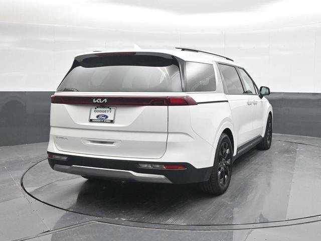 Photo of 2024 Snow White Pearl Kia Carnival