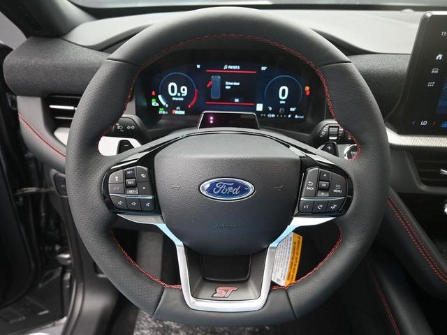 Photo of 2025 Carbonized Gray Metallic Ford Explorer