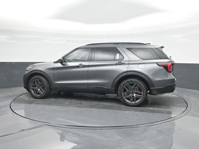 Photo of 2025 Carbonized Gray Metallic Ford Explorer