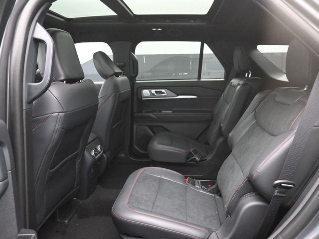 Photo of 2025 Carbonized Gray Metallic Ford Explorer